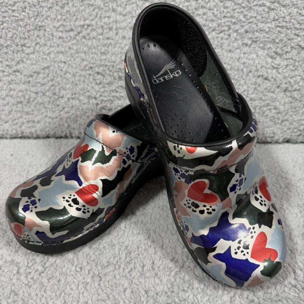 Dansko Clogs Women's Sz 7US/37EU Prof. Patent Leather Fragment Hearts